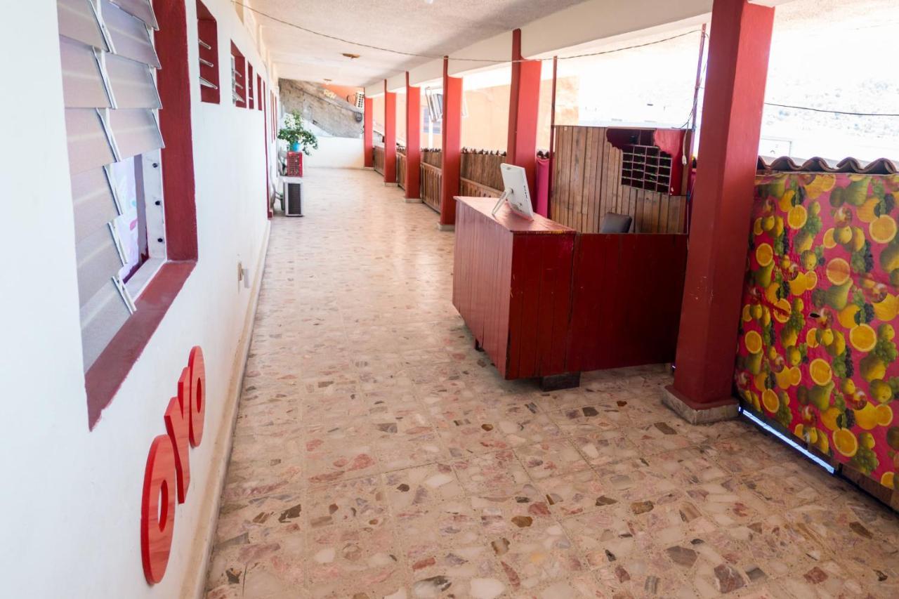 Oyo Hotel Rubi Zihuatanejo Exterior foto